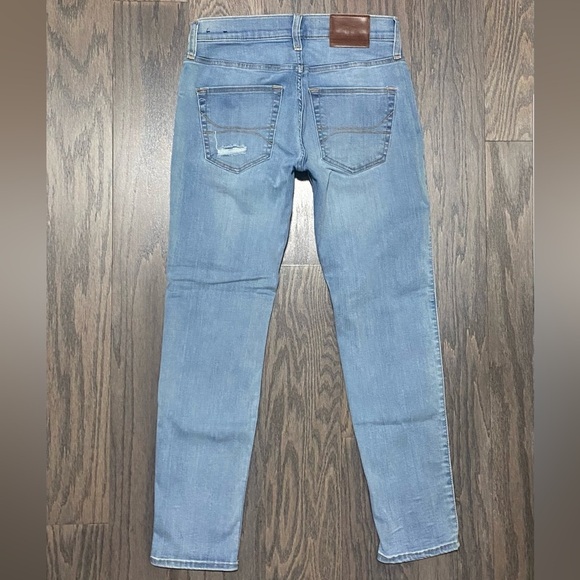 Hollister Light Blue Denim Jeans - Picture 6 of 10